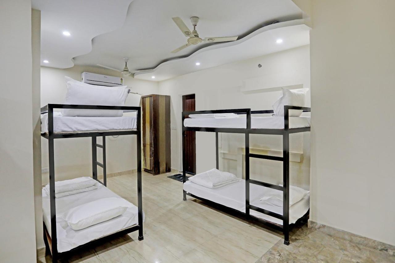 Hostel S B Inn-Near New Delhi Train Station Esterno foto
