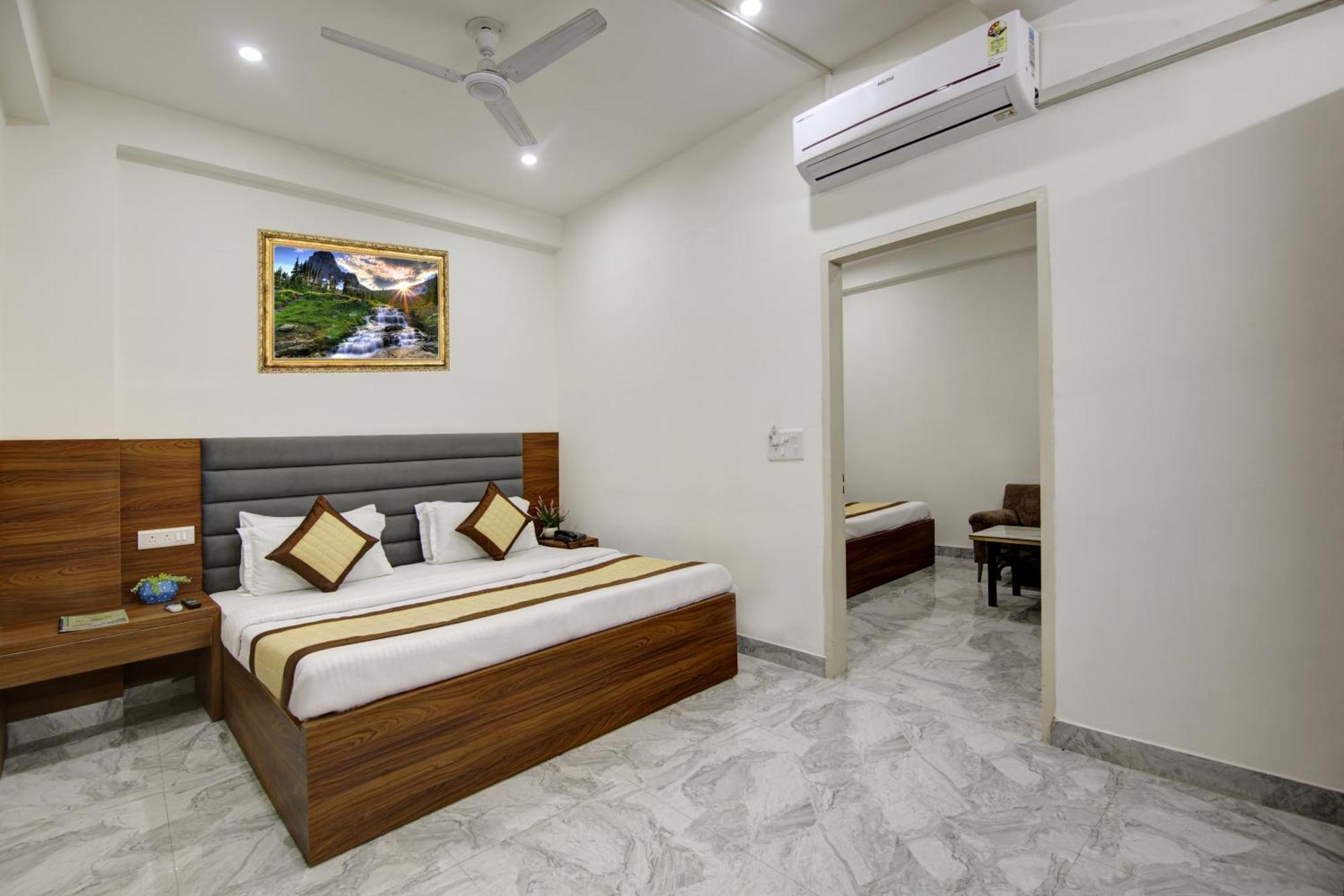 Hostel S B Inn-Near New Delhi Train Station Esterno foto