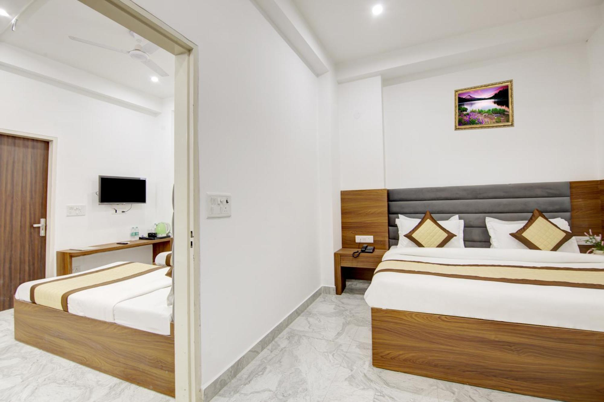 Hostel S B Inn-Near New Delhi Train Station Esterno foto